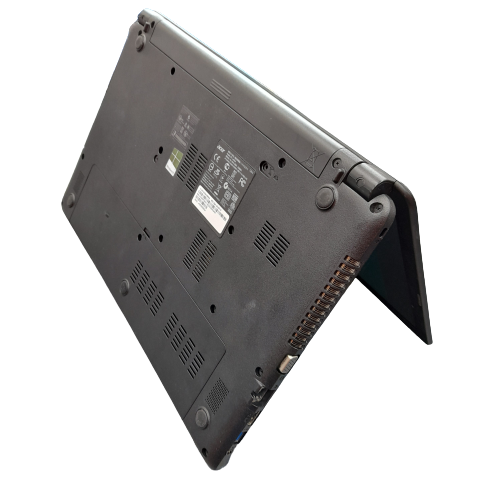 Acer Aspire E1-570 Laptop with carry bag