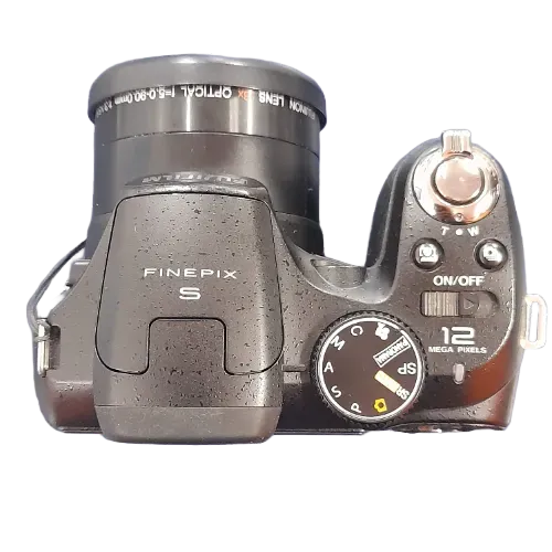 Fujifilm Finepix S1800 12 Megapixel Digital Camera
