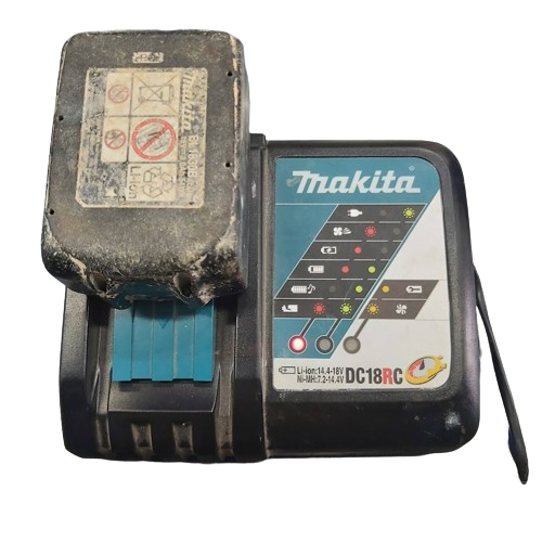 Makita Battery 3.0Ah 18V With Charger DC18RC