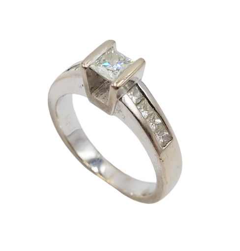 18ct White Gold Princess Cut Diamond Ring