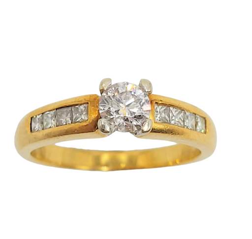 18ct Yellow Gold Solitaire Pave Diamond Ring